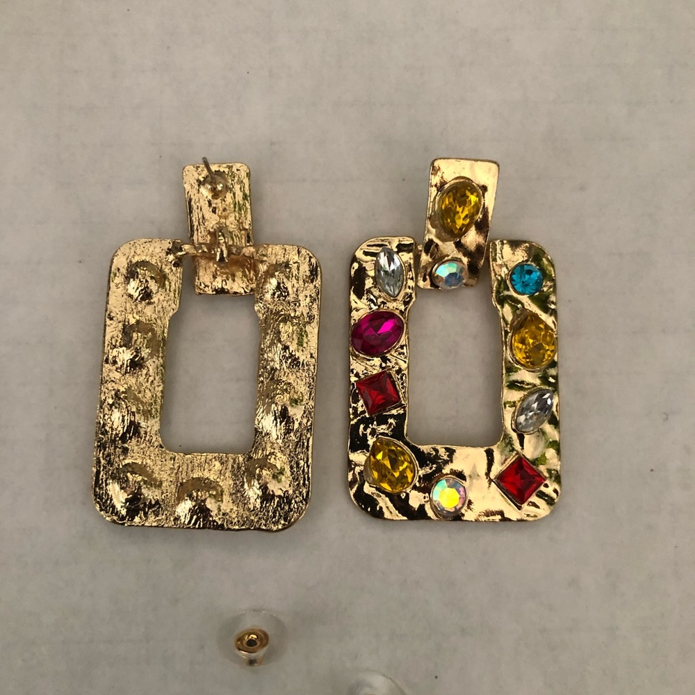 Rhinestone decorated rectangular earrings - Picture 5 of 7